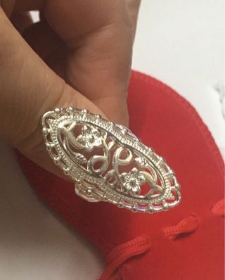 Anillo de plata con diseño floral estilo vintage