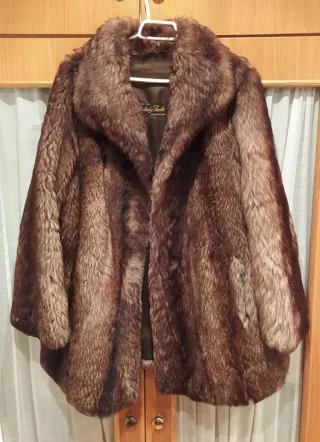 Abrigo de piel marrón