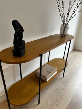 Aparador madera de mango y metal