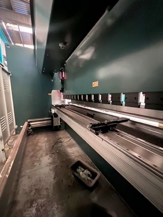 Plegadora CNC Durma AD-R-40175