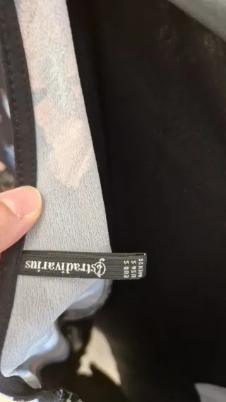 Vestido floral Stradivarius talla S