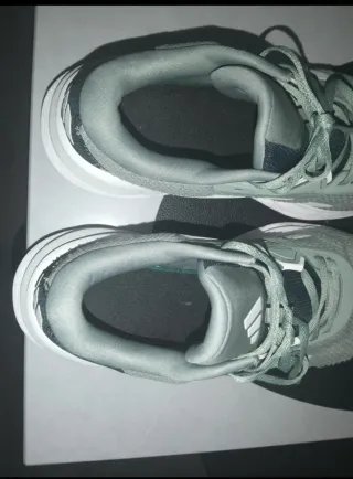 Zapatillas Adidas Running Verdes y Blancas