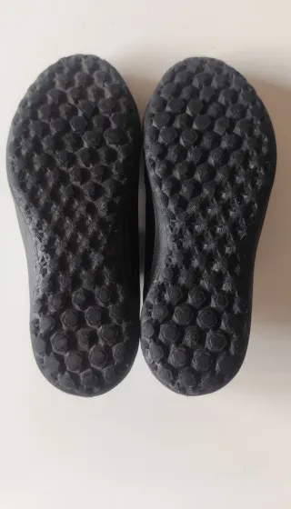 Botas Fútbol Niño Multitacos Negras T. 33