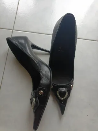 Scarpe con tacco in pelle nera