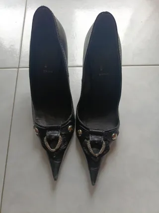 Scarpe con tacco in pelle nera