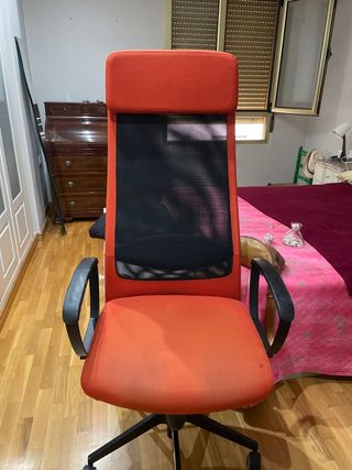 Silla de oficina ergonómica naranja
