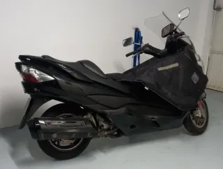 Suzuki Burgman 400 Negra