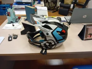 Bicicleta Mondraker Raze Trail