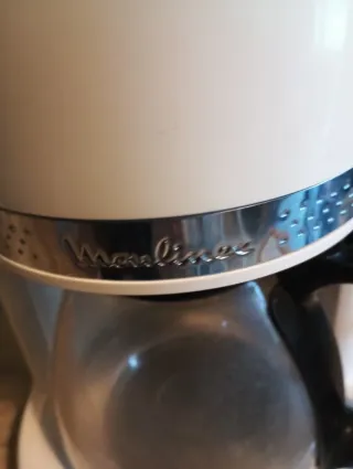 Cafetera Eléctrica Blanca