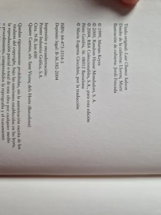 Libro "Por los pelos" de Marian Keyes