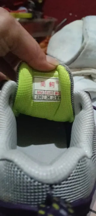 Bambas montaña niña moradas