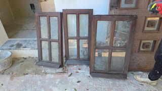 Conjunto de puertas y ventanas de madera maciza