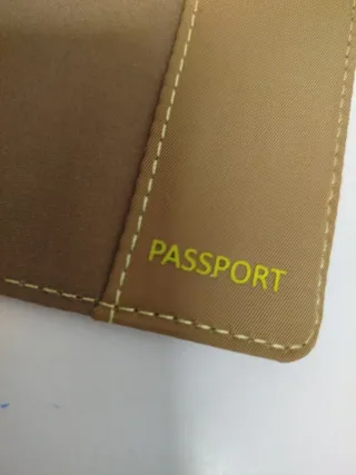 Funda Pasaporte STELLA RITTWAGE Marrón The best or