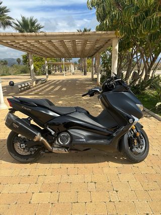 Yamaha Tmax 530 SX Negra