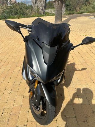 Yamaha Tmax 530 SX Negra