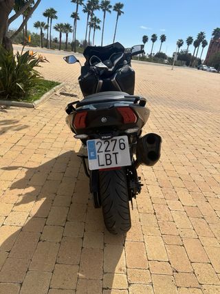 Yamaha Tmax 530 SX Negra