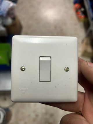 Interruptor de luz antiguo CD747