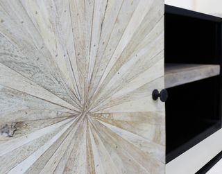 Porta TV in Legno Mango e Ferro con 2 Ante 140 cm