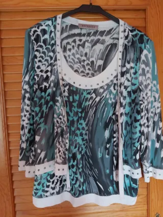 Blusa BRESSELLA Animal Print Verde doble efecto