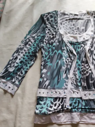 Blusa BRESSELLA Animal Print Verde doble efecto