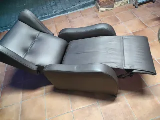 Sillón relax de piel marrón