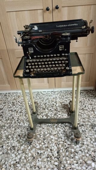 Hispano Olivetti M40 con mesa Involca
