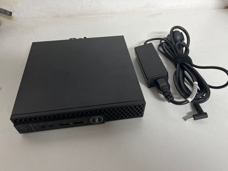Mini PC Dell Negro + Cargador