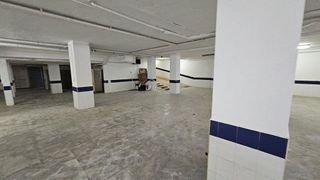 Garaje en venta en Calella