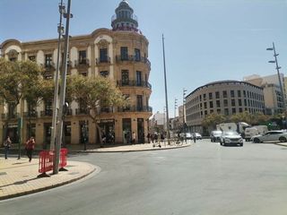 Local comercial en alquiler en Plaza de Toros - Santa Rita en Almería