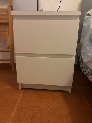 Mesita de noche blanca IKEA