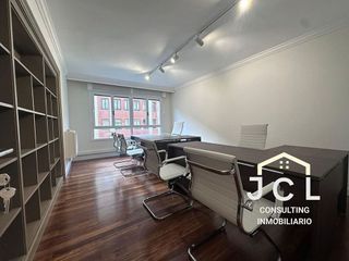 Oficina en alquiler en Centro en Oviedo
