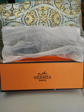 Sandalias Hermes Doradas y Naranjas