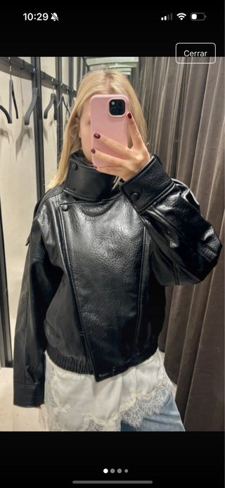 Cazadora Zara efecto piel negra