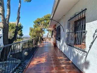 Chalet en venta en Baza