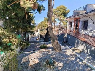 Chalet en venta en Baza