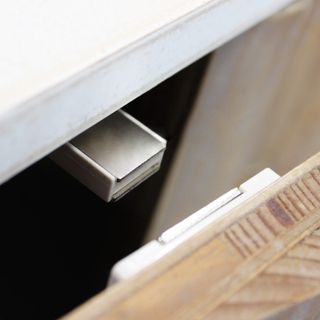 Madia 3 Ante con Decoro Legno 135x45x80cm Bianco