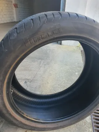 Neumático Pirelli 255/40 R19