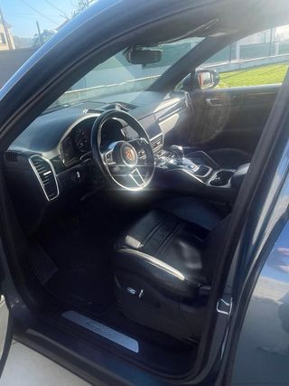 Porsche Cayenne 2020