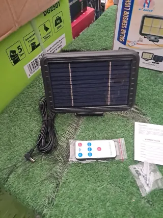 4 Lampioni Solari LED con Sensore