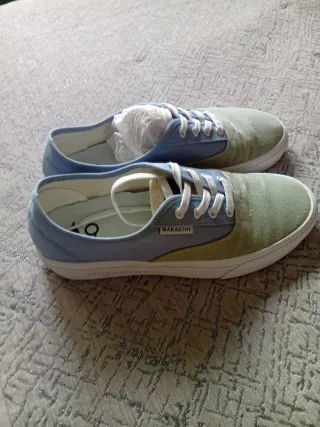 Playeros azules y verdes