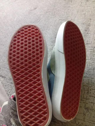 Playeros azules y verdes