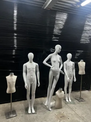 Maniquí de cuerpo completo blanco