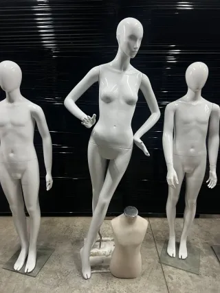 Maniquí de cuerpo completo blanco