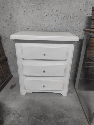 Cabecero, mesita noche, + bancos