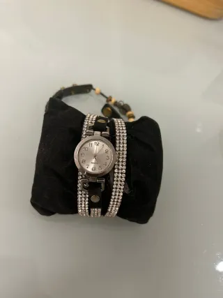 Reloj de pulsera con diamantes