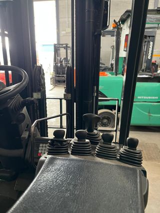 Carretilla Eléctrica 3 Ruedas TOYOTA 8FBE16T 2018