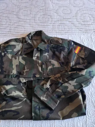 Bajada de precio Traje militar camuflaje nuevo