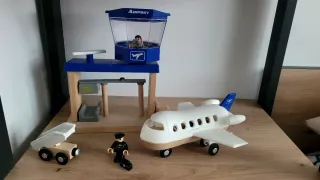 Aeropuerto infantil de juguete