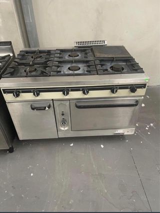 Cocina industrial 4 fuegos y plancha