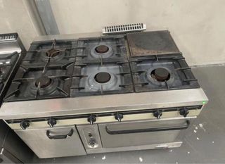 Cocina industrial 4 fuegos y plancha